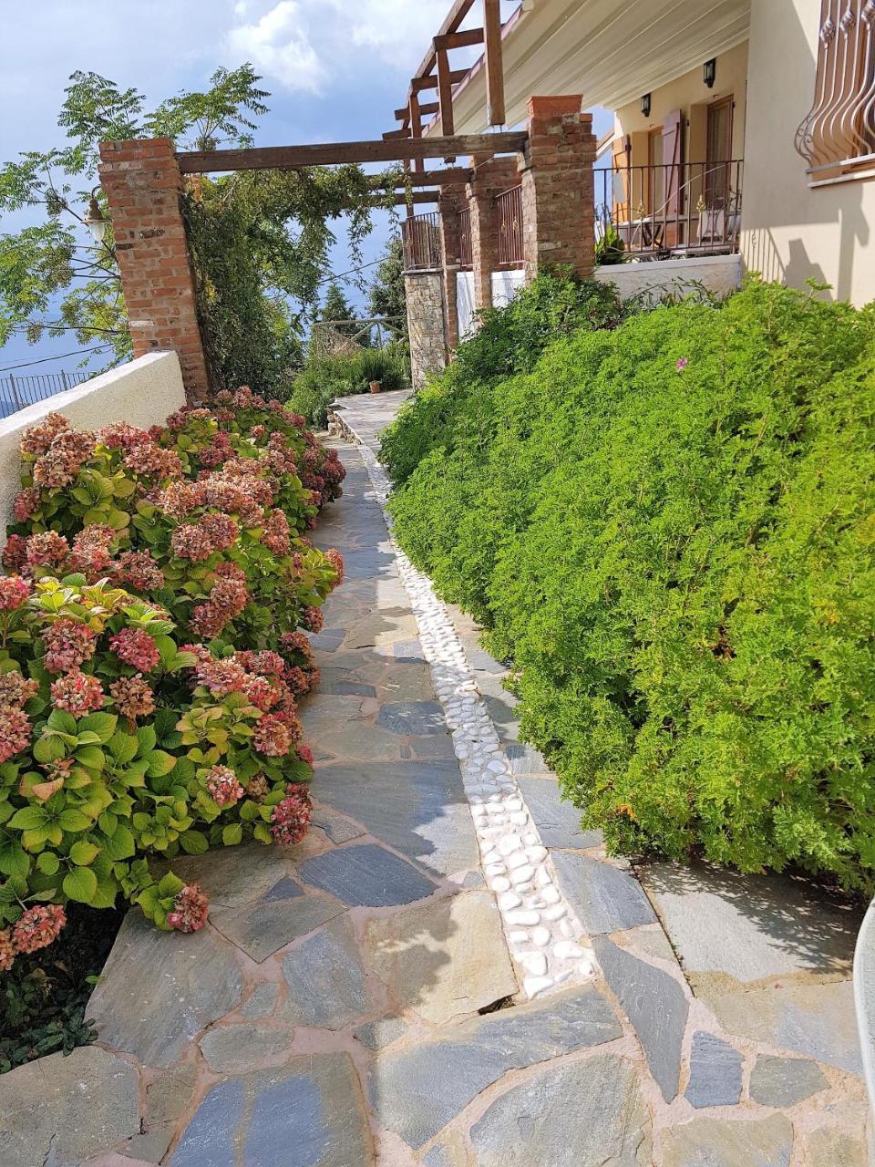 Lagou Raxi Country Hotel Lafkos Exterior photo